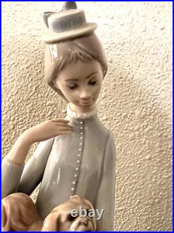 LLADRO Collectible Figurine LADY with PEKINGESE DOG AND UMBRELLA #4893