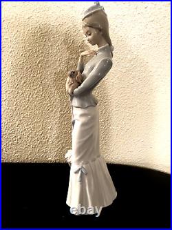 LLADRO Collectible Figurine LADY with PEKINGESE DOG AND UMBRELLA #4893