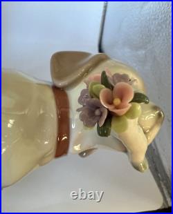 LLADRO Dog This Bouquet Is For You Figurine #9256 Dog with Flowers MINT