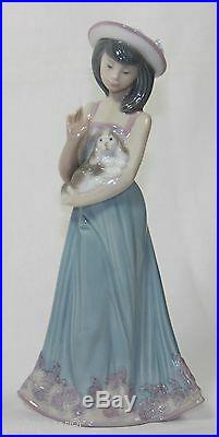 LLADRO ELIZABETH #5645 FIGURINE GIRL WithDOG MINT WithBOX