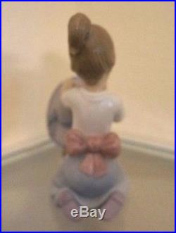 Lladro Figurine Elegant Touch Girl With Dog Figurine By Lladro #6862 Mint