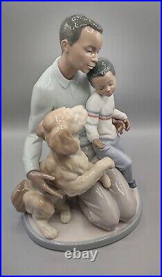 LLADRO Father & Child w Pet Dog A MOMENT TO REMEMBER Black Legacy Collection