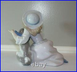 LLADRO Figurine #5468 WHO'S THE FAIREST Girl With Mirror And Dog Retired