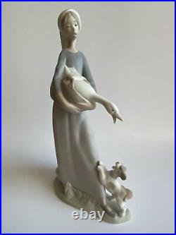 LLADRO Figurine Girl with Duck & Dog Handmade Large 10,5H Spain