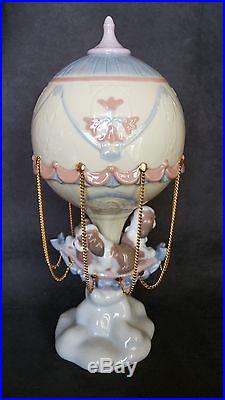 LLADRO Figurine PUPPY DOGS In BALLOON UP AND AWAY #6524 Porcelain with BOX Cute
