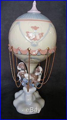 LLADRO Figurine PUPPY DOGS In BALLOON UP AND AWAY #6524 Porcelain with BOX Cute