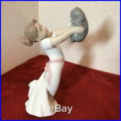 LLADRO Figurines Girl With Dog I Love You / H8.2 inch