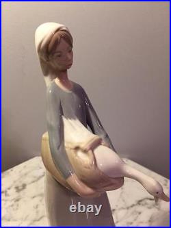 LLADRO GIRL With GOOSE & DOG #4866 RETIRED 1994 SCULPTED BY FULGENCIO GARCIA