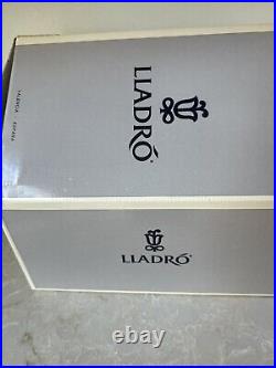 LLADRO Girl with Duck & Dog Porcelain MATTE Figurines 10.5 EUC Valencia Spain