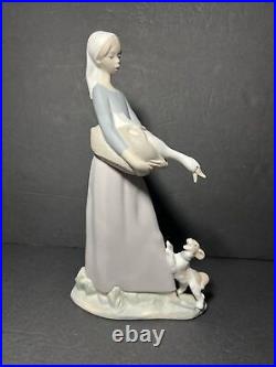 LLADRO Girl with Duck & Dog Porcelain MATTE Figurines 10,5H