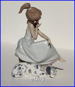 LLADRO L5466 Porcelain Figurine CHIT CHAT Girl Speaking on the Phone, Dog