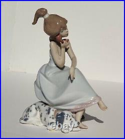 LLADRO L5466 Porcelain Figurine CHIT CHAT Girl Speaking on the Phone, Dog