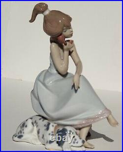 LLADRO L5466 Porcelain Figurine CHIT CHAT Girl Speaking on the Phone, Dog