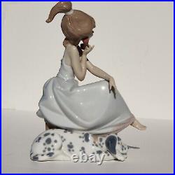 LLADRO L5466 Porcelain Figurine CHIT CHAT Girl Speaking on the Phone, Dog