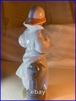 LLADRO LITTLE FIREMAN Boy with Puppy Dog Figurine #6334 Mint Condition RARE