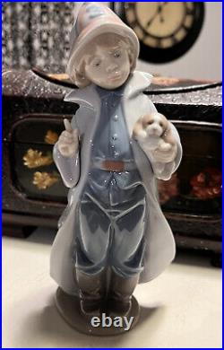 LLADRO LITTLE FIREMAN Boy with Puppy Figurine #6334 Mint Condition RARE No Box