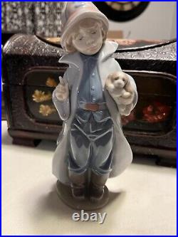 LLADRO LITTLE FIREMAN Boy with Puppy Figurine #6334 Mint Condition RARE No Box