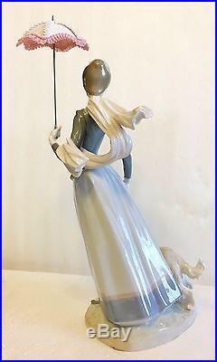 LLADRO - Lady With Shawl and Dog #4914 Retired