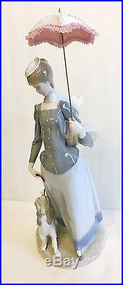 LLADRO - Lady With Shawl and Dog #4914 Retired