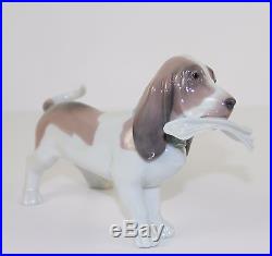 LLADRO MORNING DELIVERY #6398 FIGURINE BASSET(DOG) WithNEWSPAPER MINT WithBOX
