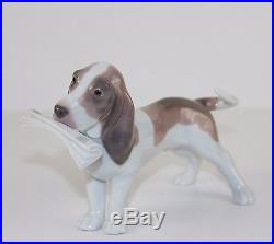 LLADRO MORNING DELIVERY #6398 FIGURINE BASSET(DOG) WithNEWSPAPER MINT WithBOX