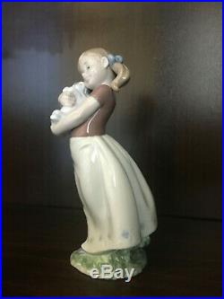 LLADRO MY SWEET LITTLE PUPPY GIRL WITH DOG FIGURINE #8531 with box