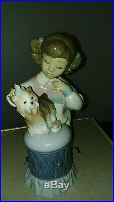 LLADRO My Pretty Puppy Girl on knees with dog W Box #6635