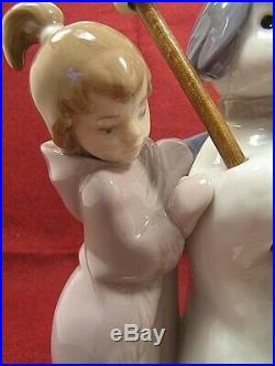 LLADRO NO. 5713 FIGURINE THE SNOWMAN With BOY, GIRL & DOG PERFECT CONDITION