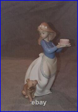 LLADRO Nao 1045 Puppy's Birthday with Cake and Dog