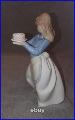 LLADRO Nao 1045 Puppy's Birthday with Cake and Dog