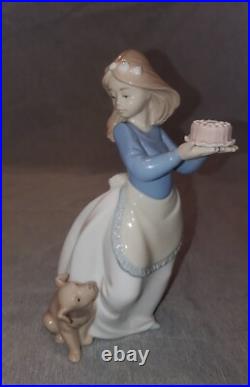 LLADRO Nao 1045 Puppy's Birthday with Cake and Dog