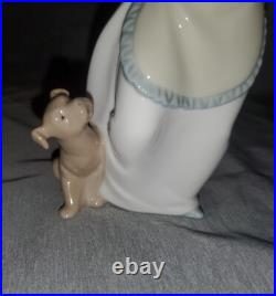 LLADRO Nao 1045 Puppy's Birthday with Cake and Dog