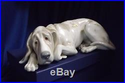 LLADRO Old Hound Dog #1067 10 INCHES LONG RETIRED Mint No orginal Box or Papers