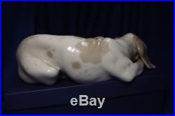 LLADRO Old Hound Dog #1067 10 INCHES LONG RETIRED Mint No orginal Box or Papers
