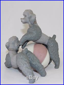 Lladro Playful Dogs (red) #1258 Figure Poodles With Ball Matte Perfect
