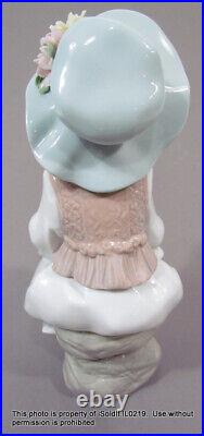 LLADRO PORCELAIN FIGURINE 6400 DAYDREAMS Girl with Dog Schnauzer & Flower Hat