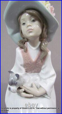 LLADRO PORCELAIN FIGURINE 6400 DAYDREAMS Girl with Dog Schnauzer & Flower Hat