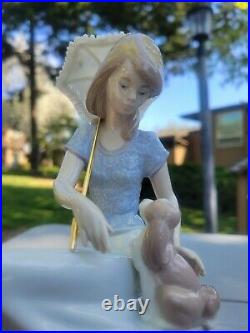 LLADRO Picture Perfect LADY WITH UMBRELLA AND DOG #7612 ORIGINAL BOX