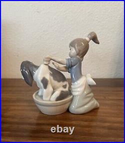 LLADRO Porcelain Figurine BASHFUL BATHER Girl & Dog, #5455