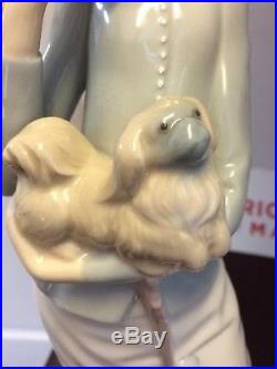 LLADRO Porcelain Figurine. WALK WITH THE Dog. 04893 With Box And Papers