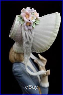 Lladro Rare Retired Figurine #1537 Stepping Out Lady Walking With Dog Mint