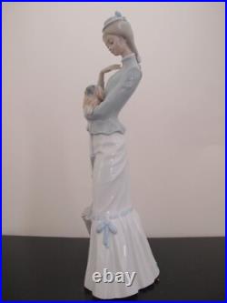 LLADRO Spain 4893 Woman WALK With DOG Large Porcelain Figurine