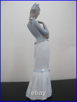 LLADRO Spain 4893 Woman WALK With DOG Large Porcelain Figurine