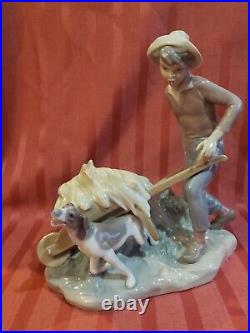 LLADRO Spain GARDNER IN TROUBLE Figureine 8.5 High, Retired In 1981