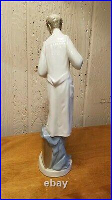 LLADRO VETERINARIAN withDOG 13 FIGURINE C. 1972 RETIRED Mint Condition