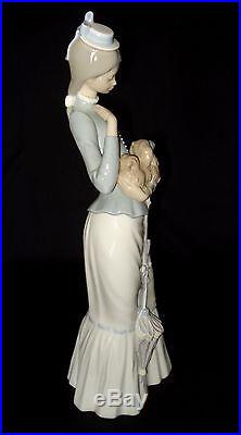 LLADRO WALK WITH THE DOG LARGE 15 in PORCELAIN FIGURINE #4893 RETIRED 2004 MINT