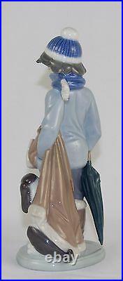 LLADRO WINTER #5220 FIGURINE BOY WITH DOG MINT WithBOX