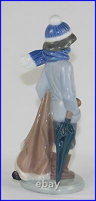 LLADRO WINTER #5220 FIGURINE BOY WITH DOG MINT WithBOX