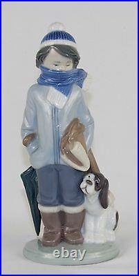 LLADRO WINTER #5220 FIGURINE BOY WITH DOG MINT WithBOX