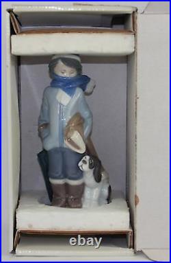 LLADRO WINTER #5220 FIGURINE BOY WITH DOG MINT WithBOX